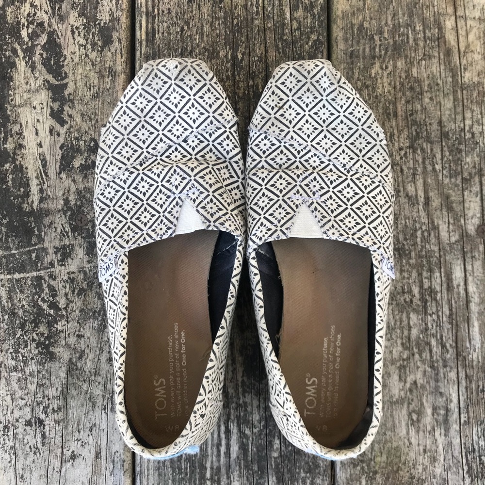 Patterned Toms
